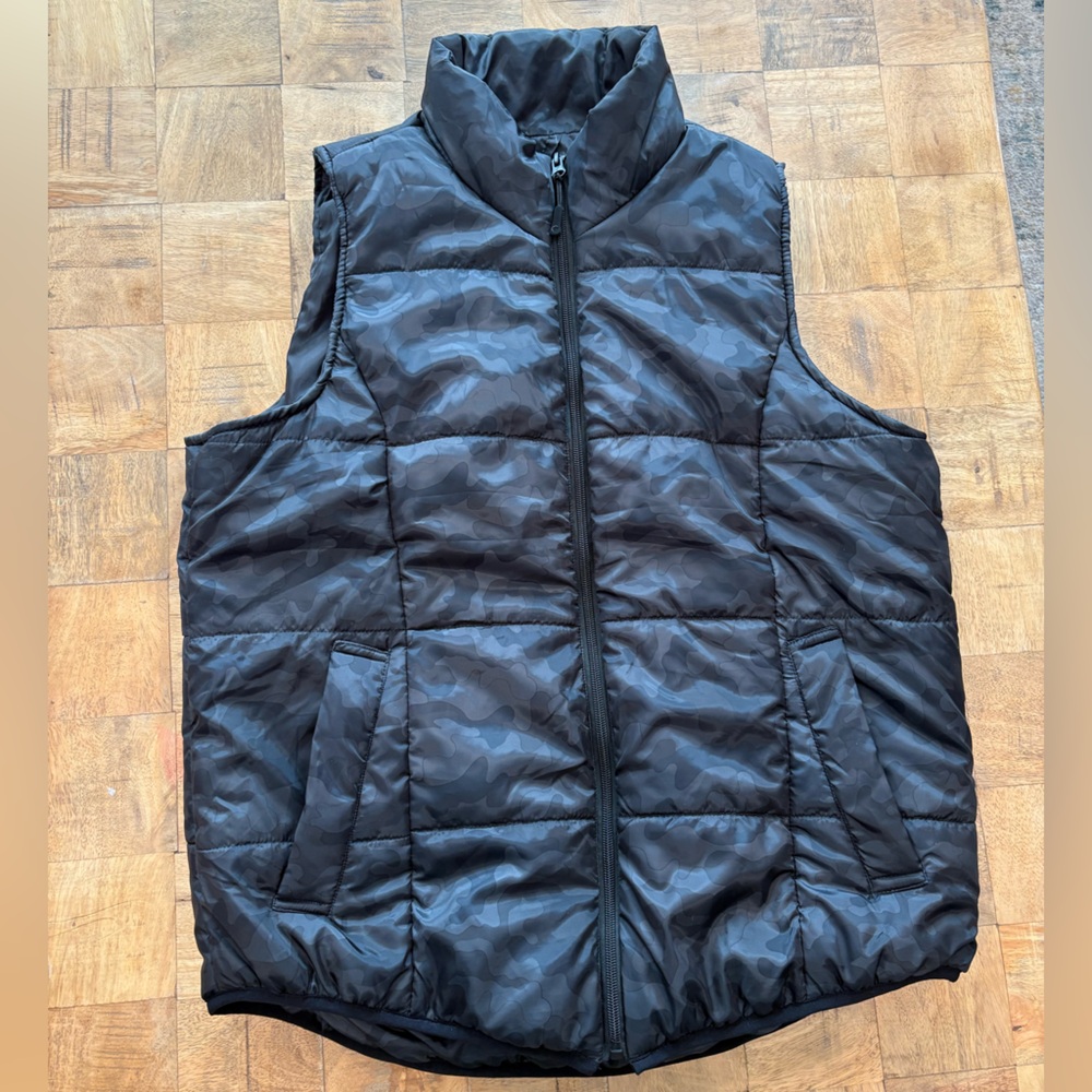 ZYIA Black & Gray Camouflage Puffer Vest